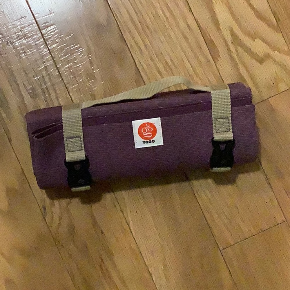 Yogo ultralight Plum yoga mat, compact eco